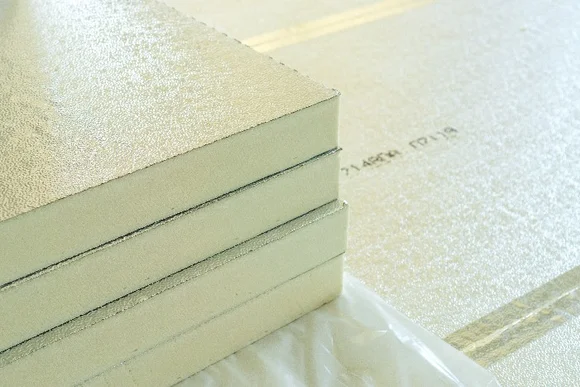 Stapel von Dämmplatten